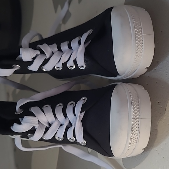 NWT Bebe Girls High Top Sneakers Black & White Size 12 - Picture 4 of 7